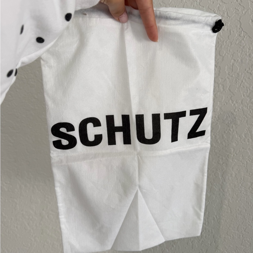 SCHUTZ White and Black Logo Drawstring Dust Bag